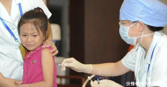 宝爸|3岁萌娃打完针越想越委屈,气冲冲找医生“算账”,网友萌翻了