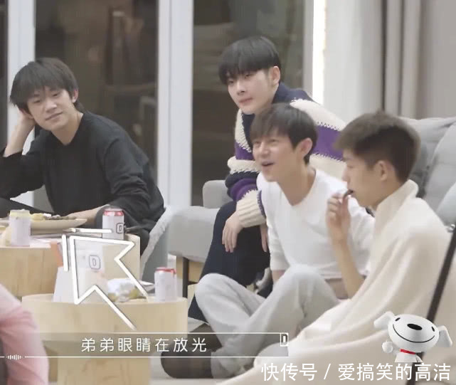 有種“意外”叫何炅給易烊千璽改名，把第二個字換掉，都說很合適