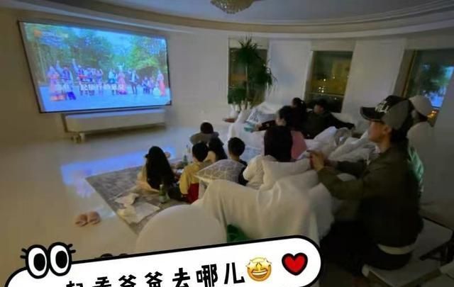 回忆杀!吴尊晒与陈小春刘畊宏聚会照,NeiNei小泡芙长大不少