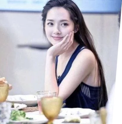 向佐郭碧婷牵手