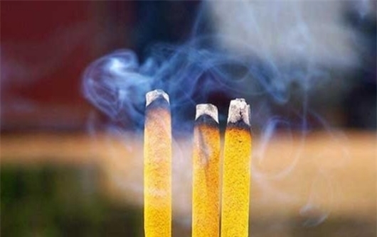 很大|为什么上香的时候要烧三根?其中有很大的讲究