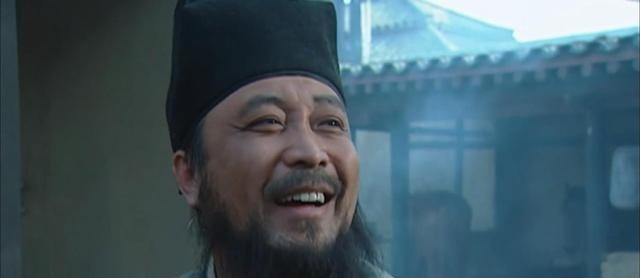 雷横|雷横抓住刘唐,去晁盖家不去县衙,是为了吃喝要银子吗