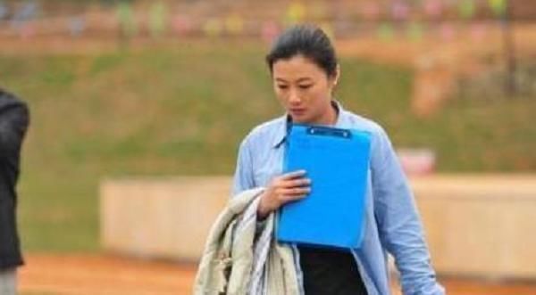 前央视美女主持,离婚后上《非诚勿扰》相亲,1小时内被富商牵走