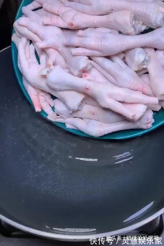 泡椒凤爪|味美自家做,泡椒柠檬凤爪酸辣爽口,清爽开胃,瞬间让人胃口大开