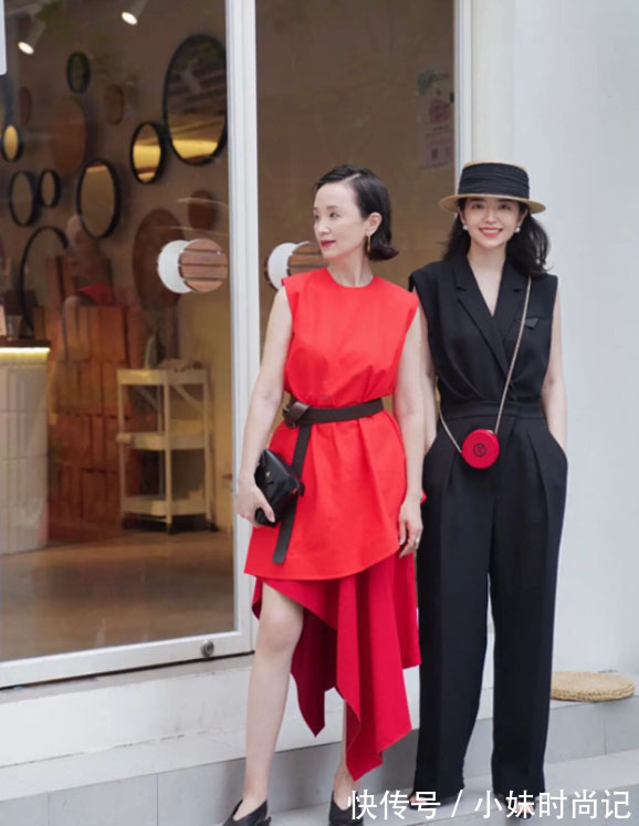 短发|妈妈罕见换发型,贴头皮短发配红裙真显年轻,不戴帽子也时髦