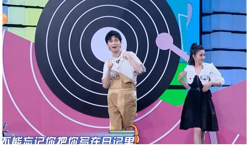 大本營(yíng)|《快本》里玩?zhèn)€游戲，網(wǎng)友嗑出了兩對(duì)cp！宋祖兒這體質(zhì)也是厲害