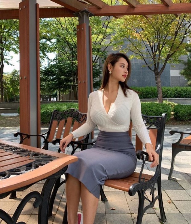 戎索 大龄姐姐也太“尤物”了,丰神绰约香艳脱俗,一点也不像30多岁