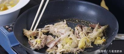 这样处理豆腐,煮起来更香更入味!