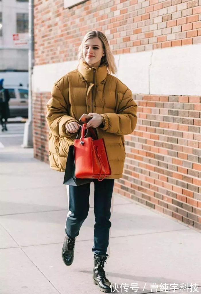 攻略 羽绒服怎么穿才不显土请收下这份穿搭攻略!轻松穿出温度与风度