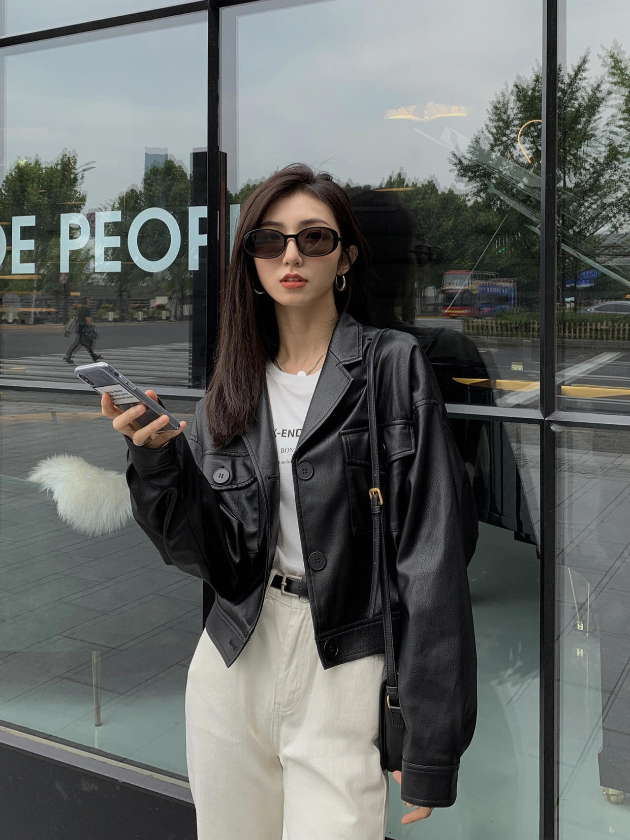 拜拜肉|冬天穿腻了臃肿的羽绒服,不妨试试皮衣吧,酷炫潇洒又百搭