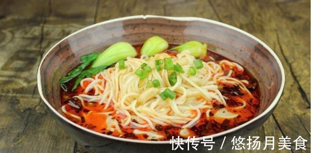 家常开胃美食麻辣豆腐面，麻辣爽口，咸香味美，超开胃哦！