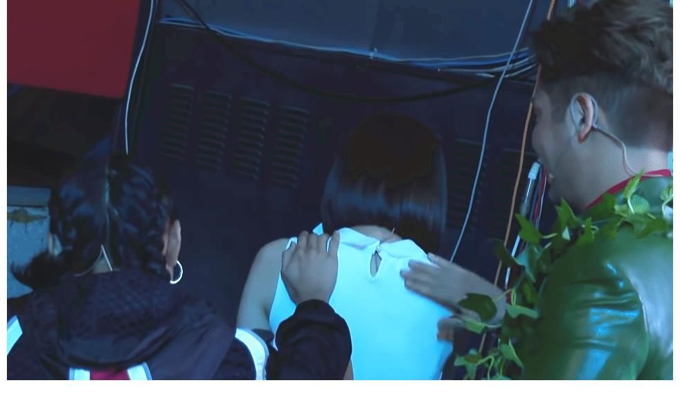 tvb|陈自瑶参加节目,表现太差被评委不留情面狠批,忍不住崩溃大哭