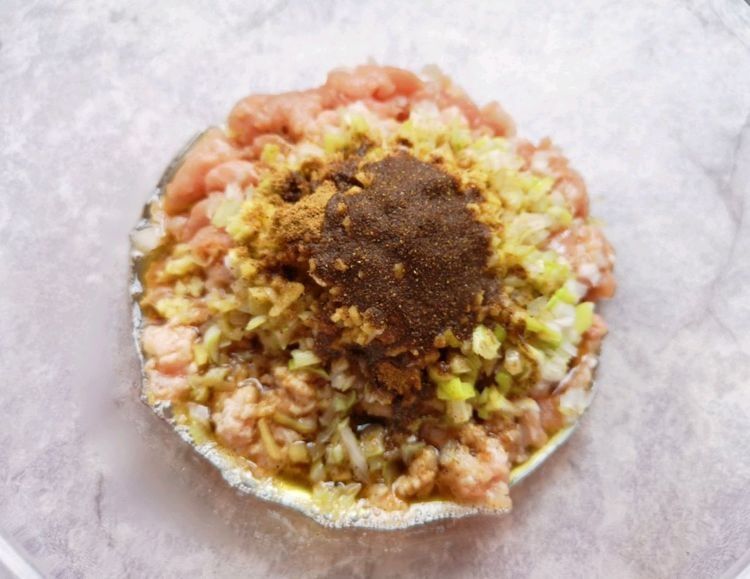 冬天吃饺子不要错过这个馅的,鲜香可口,咬一口就停不下来了