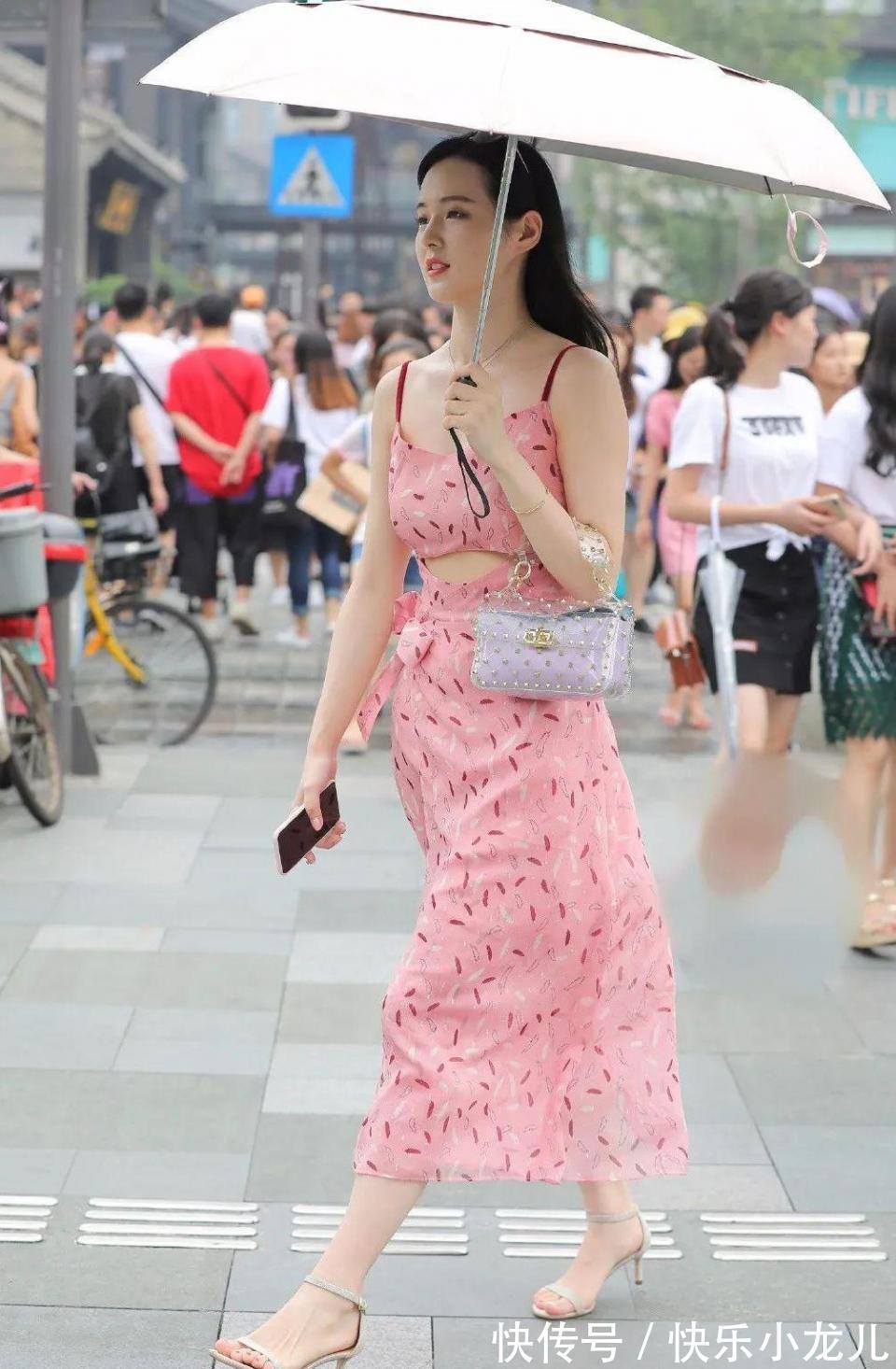 小姐姐|温柔似水的小姐姐,让人看一眼就忘不掉了,要是能跟她认识就好了