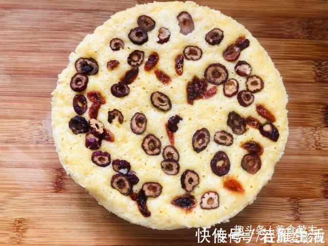 玉米面|教你做玉米面发糕，用筷子拌一拌，上锅蒸一蒸，比蛋糕还要好吃