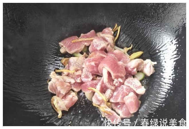 炒芹菜时,到底需不需要焯水很多人做错了,难怪芹菜难吃还塞牙