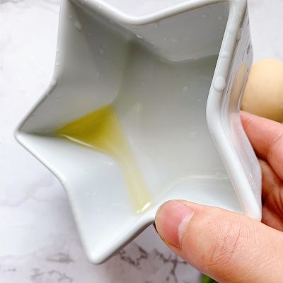 温水|秋葵蒸鸡蛋羹