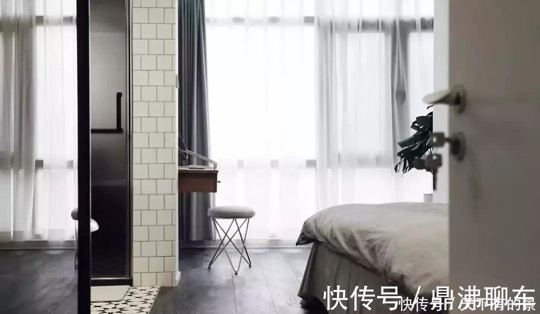 墙面|49平小公寓，进门就是衣帽间，开放式卫生间浴缸放明处，前卫！