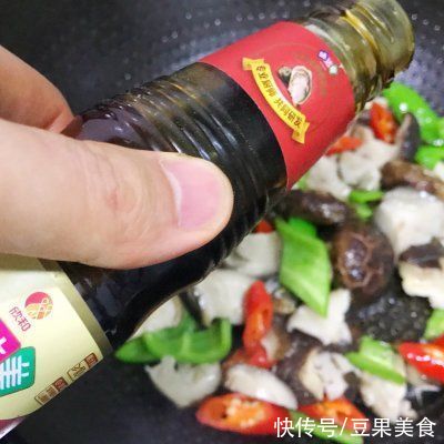 此菜有菇中皇后美称，老年人可以适当多吃，让血液里的脂肪不升高