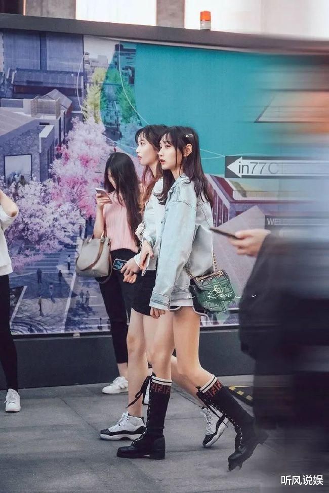 美女穿搭：秀腿的穿搭才是当夏时髦的表现，时尚又青春