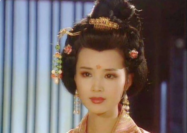 年轻|武则天年轻时容貌被复原，难怪李世民不爱，李治却痴迷不已