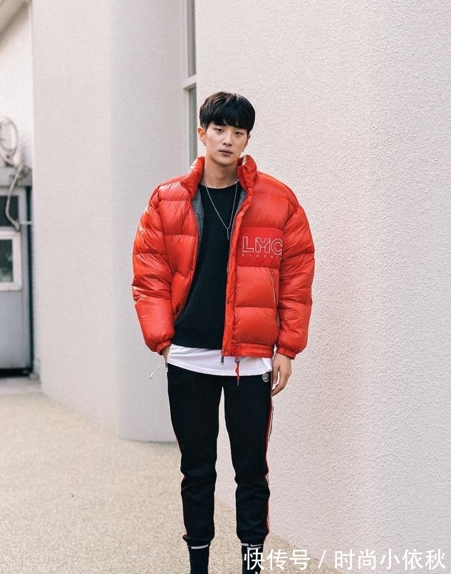 造型|运动裤这样穿回头率很高，搭配羽绒服“王者”般存在，保暖又潮流