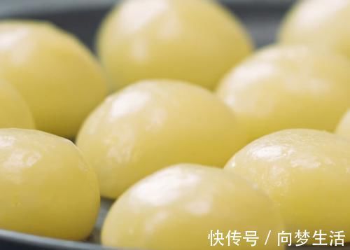 鲜香|土豆这样做太好吃,鲜香软糯,简单营养,孩子爱吃的解馋美食