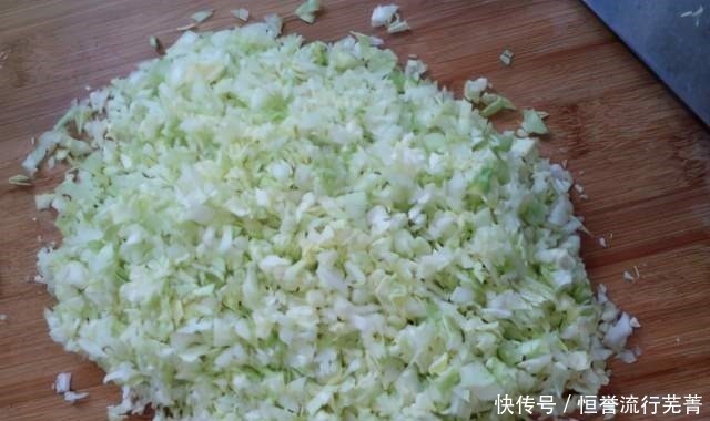 烙馅饼,用死面还是烫面早餐店老板都不对,教你正确做法