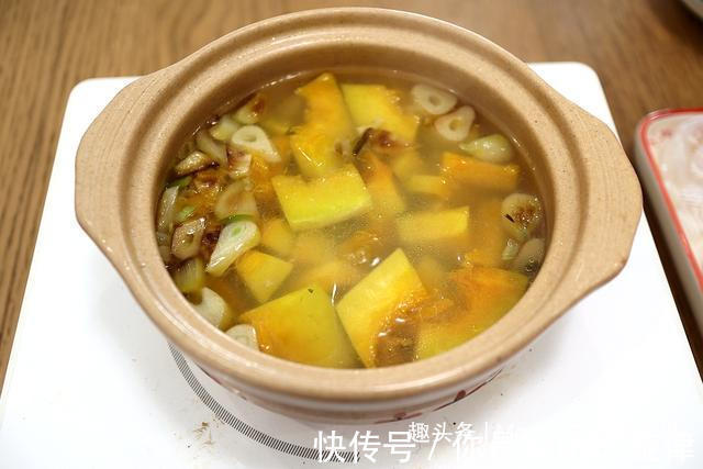 立秋贴秋膘,给家人吃砂锅菜,营养美味,少油盐入口即化没吃够