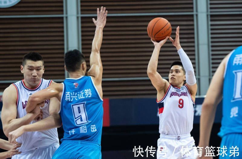 张帆|郭艾伦的第一后卫悬了,不仅张帆已经崛起,就连陈盈骏也彻底爆发