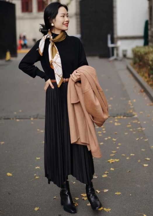 靴子 天冷了,身穿大衣搭配针织衫和靴子保暖舒适,让你美出新高度!