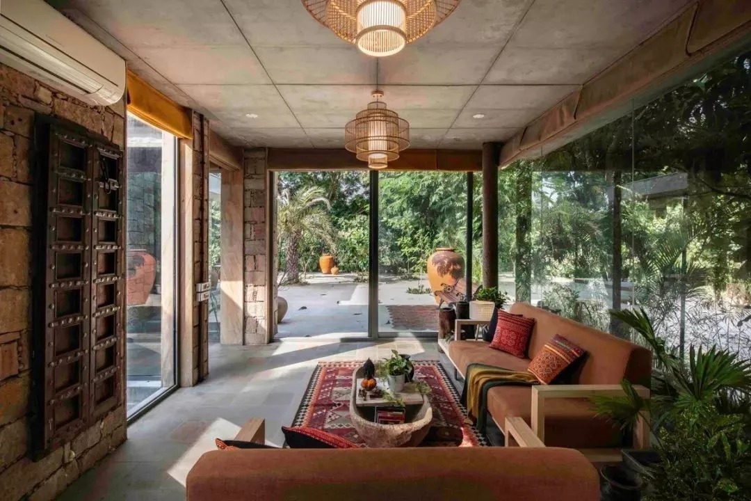 住宅|天然材料打造“舒适洞穴”,这些住宅太可了!