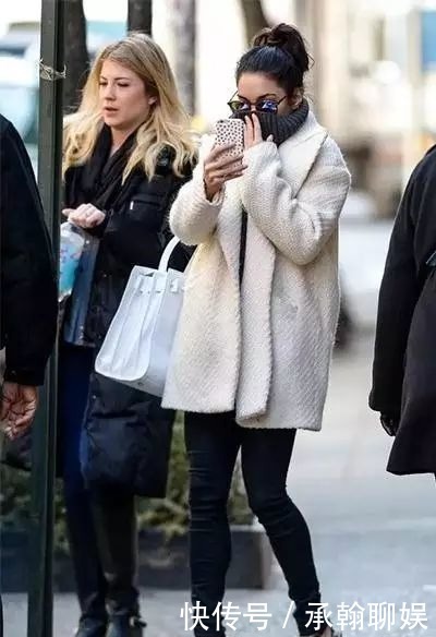 今年最火的高领毛衣,这样穿才够美!