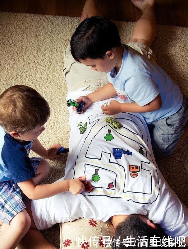 家庭教育|这些爸爸因为带娃而蹿红,爸爸带娃不仅有创意,还有很多好处!