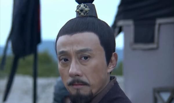 华雄|关羽与曹操相识,与华雄毫无关系,为何与董卓密切相关