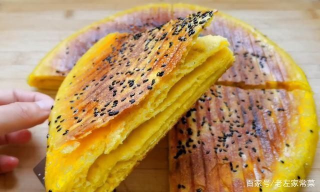 秋天的南瓜这样吃,加一碗大米,不蒸不煮,柔软多层,营养又解馋