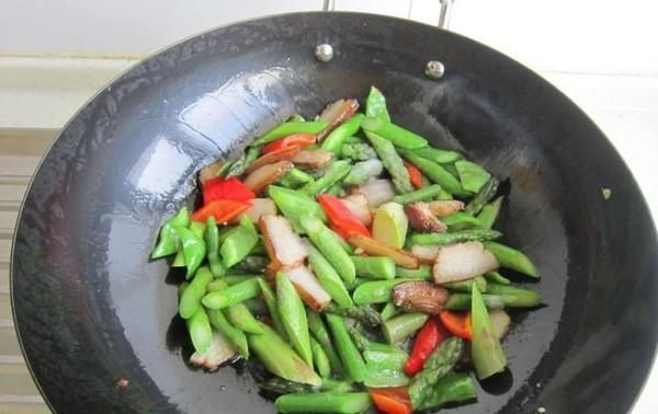 这菜是蔬菜之王,含硒丰富,简单一炒,营养爽口,孩子超爱吃