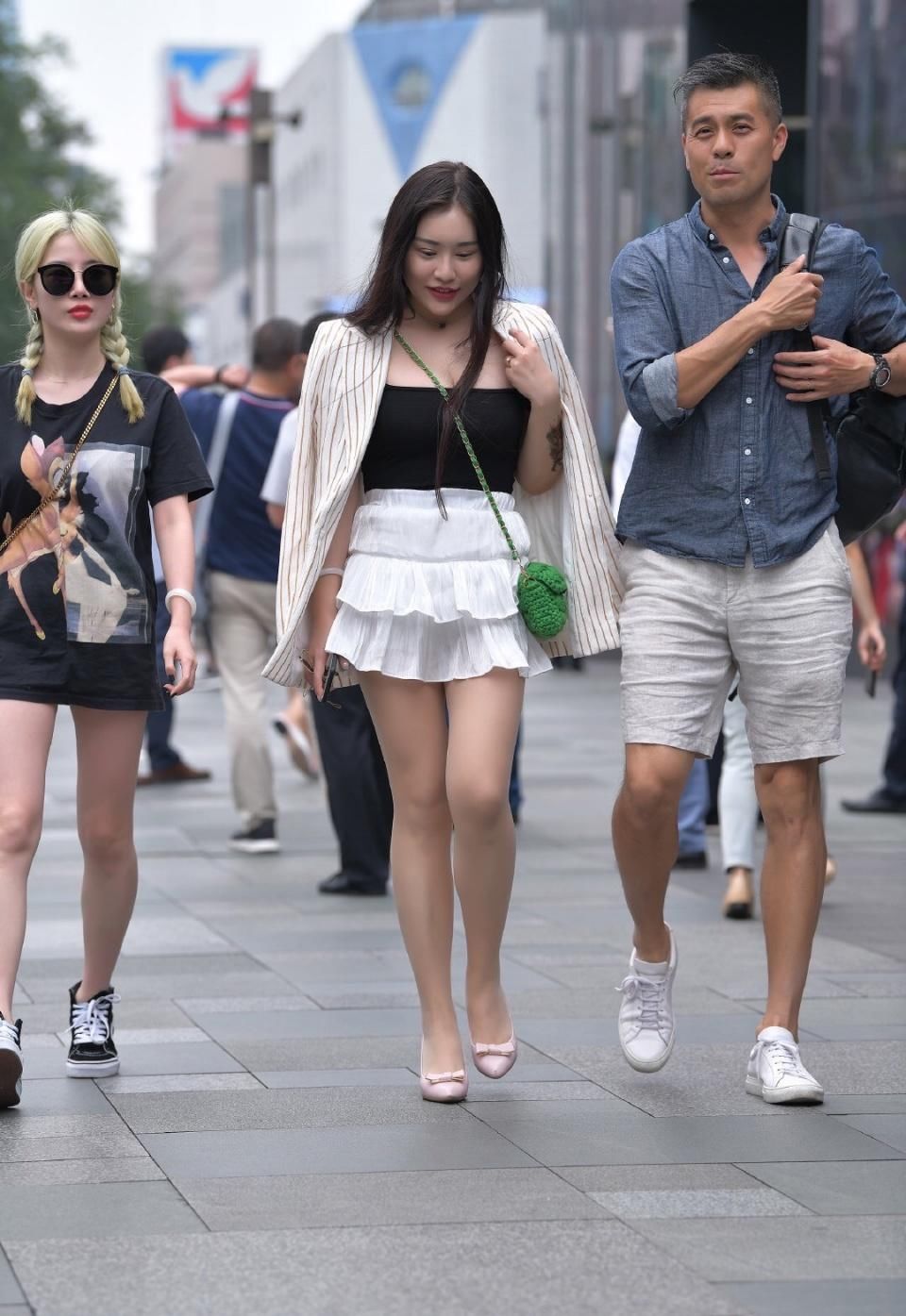 街拍长腿高跟美女，美的真是不讲道理啊