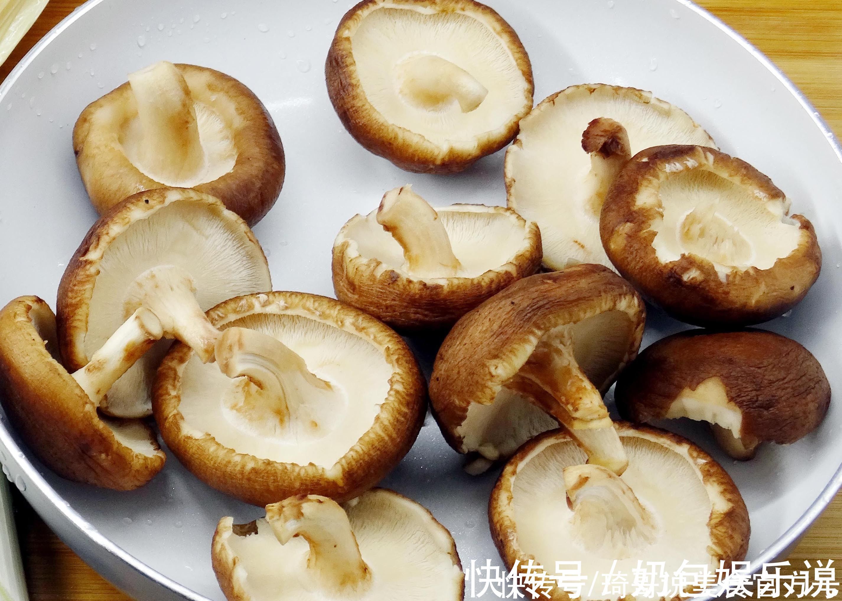 维d|买香菇，挑大的还是小的？牢记“3买3不买”，谁也不敢忽悠你