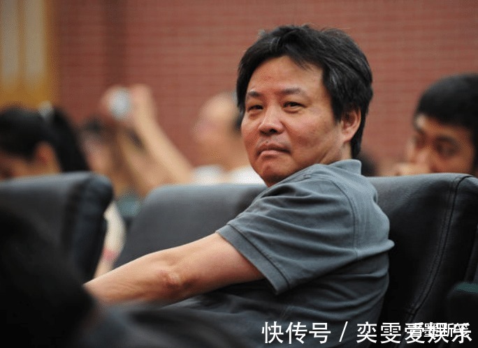 活着|《活着》余华在太平间长大,从牙医改行作家,8部小说写死29人