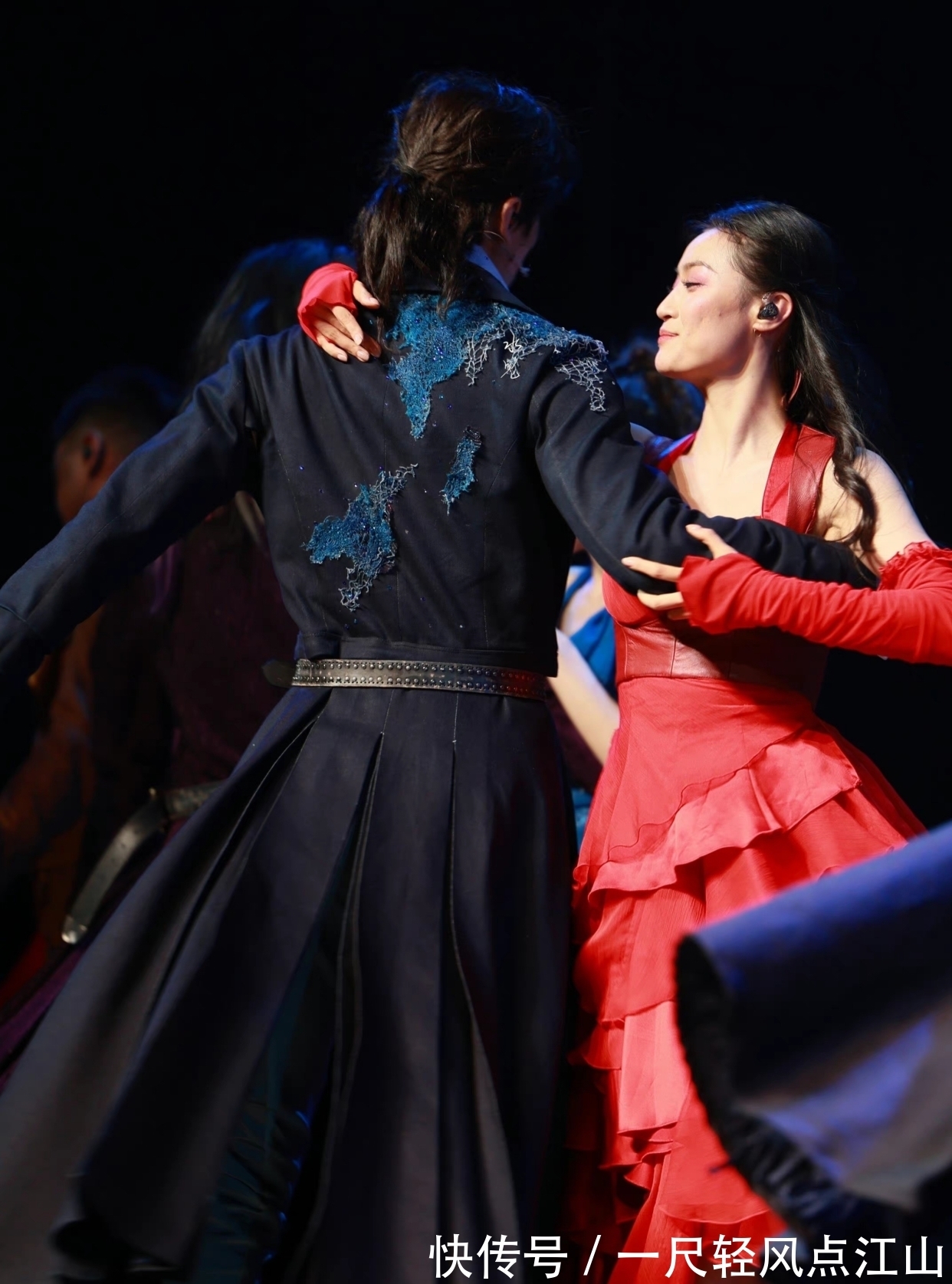 古典$他就像一幅古典的油画一样,真好看!