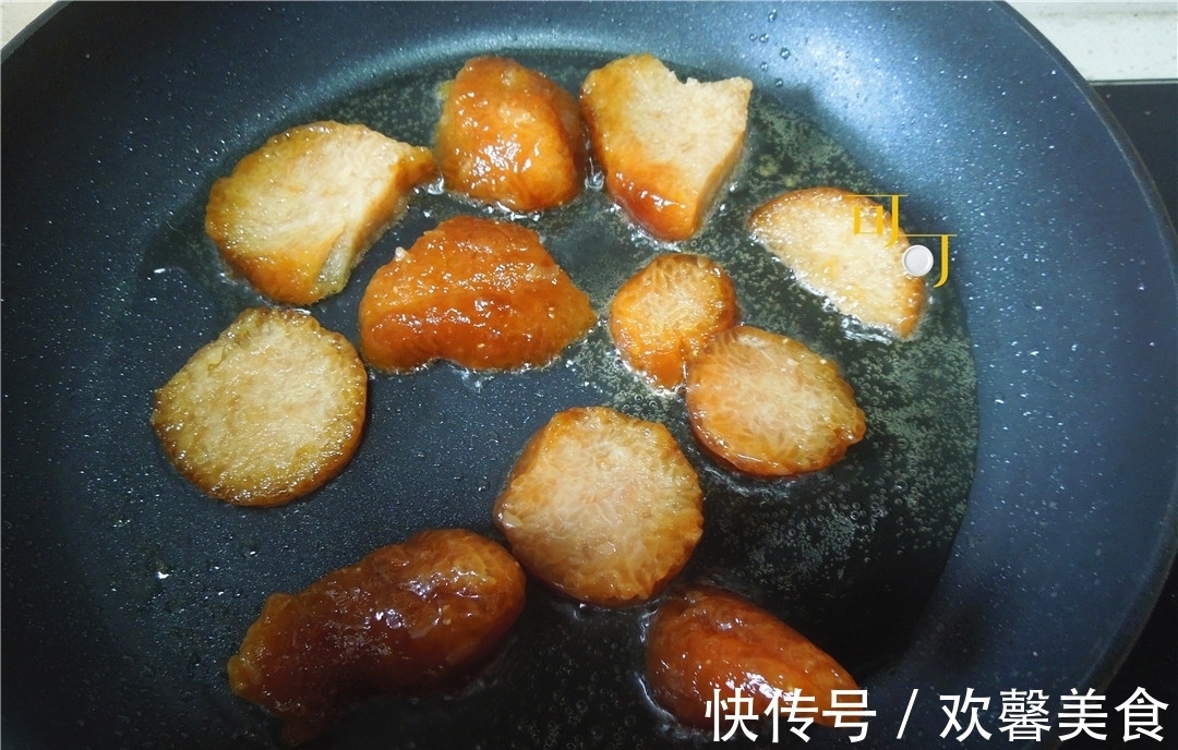 粽子|粽子别再蘸糖吃,换个法子炒一炒,金黄酥脆,包你家里粽子不够吃