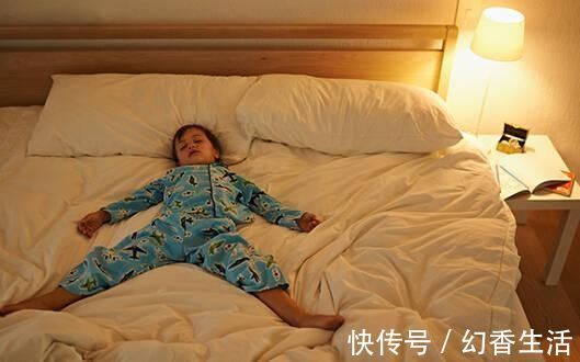 宝妈|睡前别对孩子做3件事,耽误孩子长“大高个”,不少家长天天在做