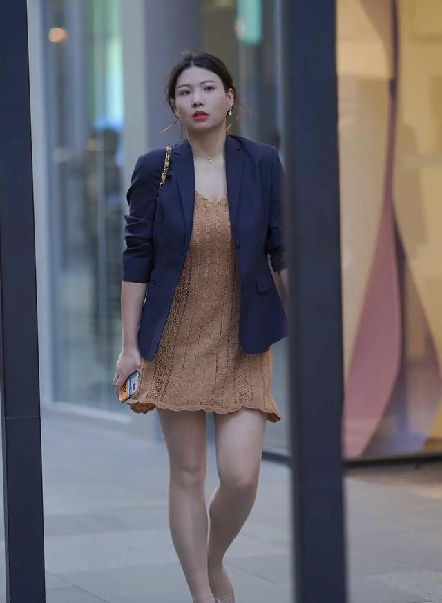 连衣裙 “小肚子”影响穿裙子,从连衣裙到短裙无一例外,勒出赘肉很尴尬