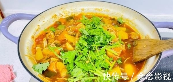 番茄金针菇牛腩|牛腩和番茄才是黄金搭档,肉质紧实,味道浓郁,搭配米饭,超爱吃。