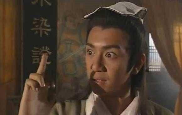 乔峰被誉为中原第一人,打谁都是略胜一招,这两人对上他却是完克