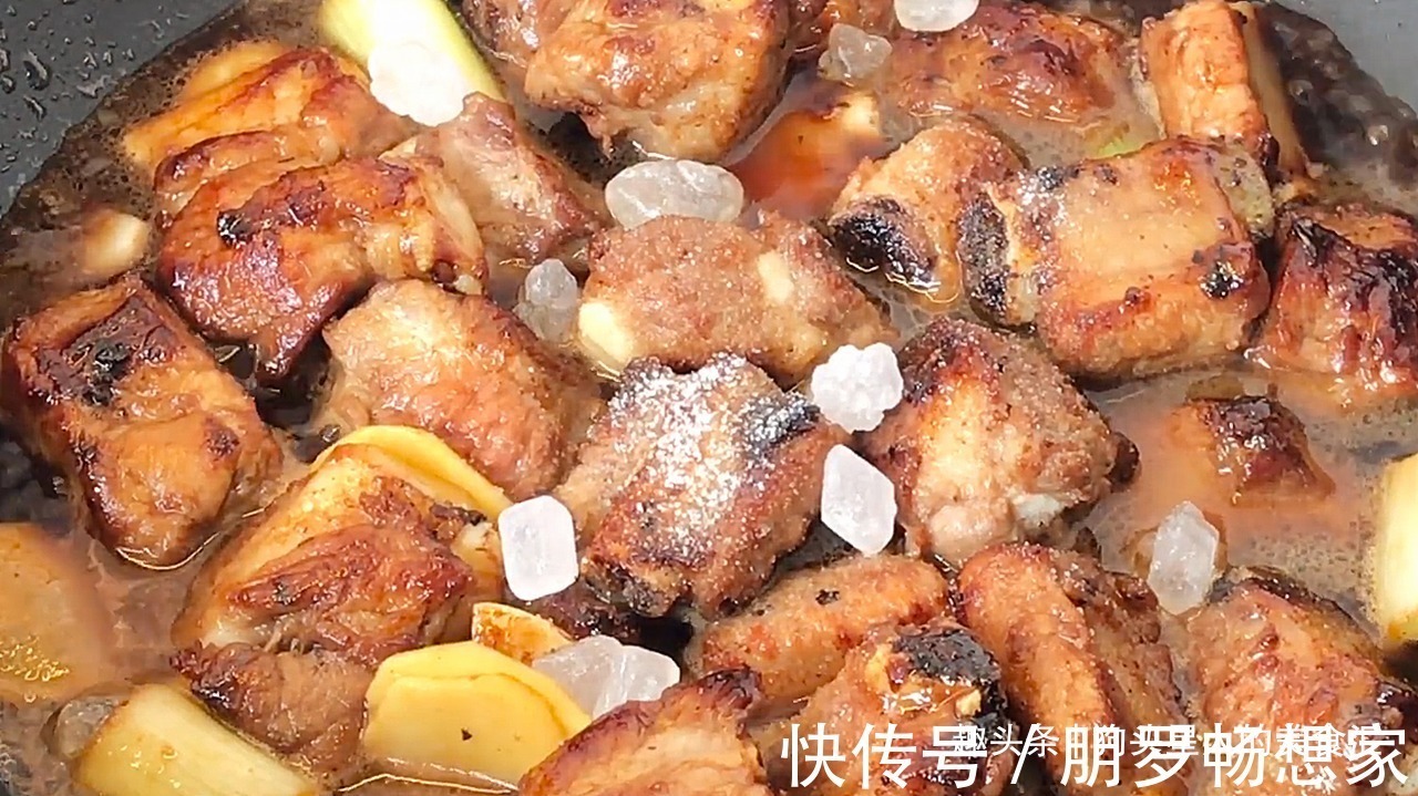 做排骨，不要焯水跟油炸了，教你一个做法，软烂脱骨，超下饭