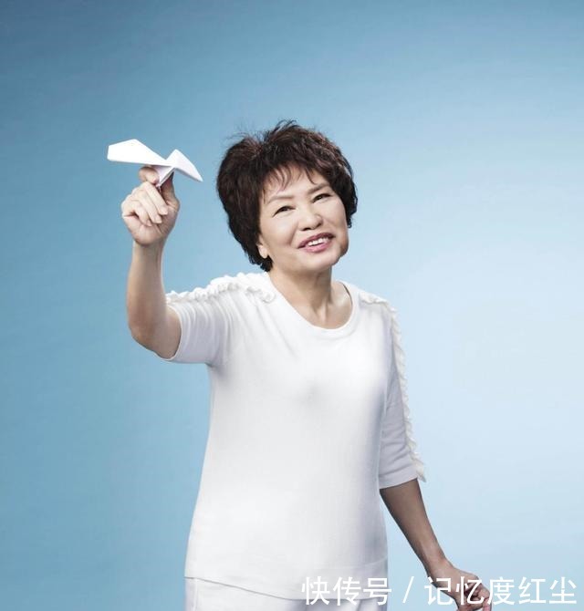 入院|余慕莲患血癌情况不乐观，医生建议亲友见面，最大心愿将财产捐赠