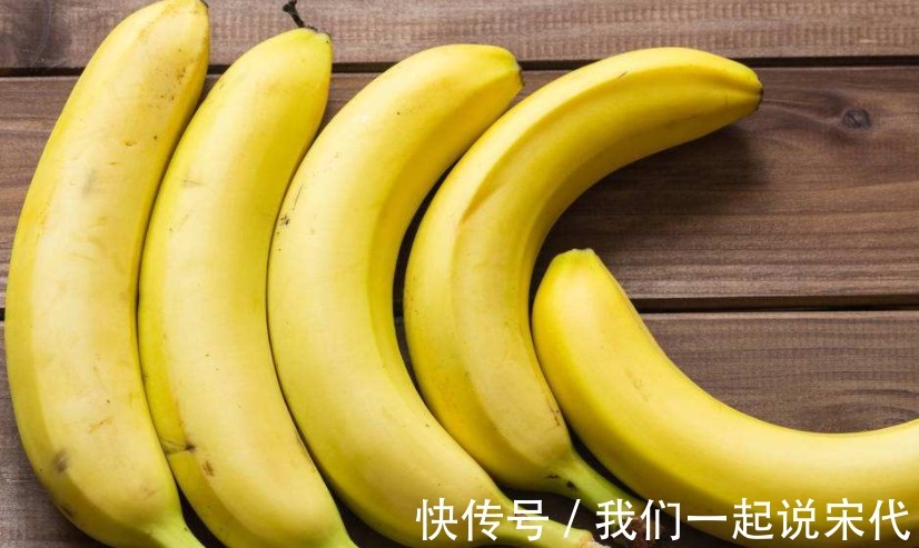 控制血压|香蕉对人体好处多多,但很少人知道此,两种吃香蕉最能养生方法