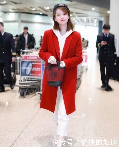 选择|穿呢子大衣的你,包包是怎么选的学会这几点,背包时髦不麻烦